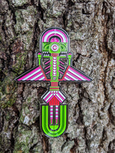 Load image into Gallery viewer, Totem Hatpin By Incedigris

